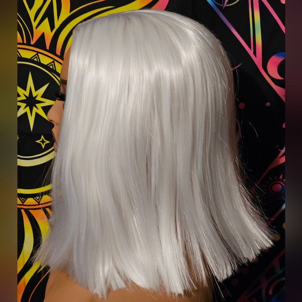 Wig - Picture 2 of 3